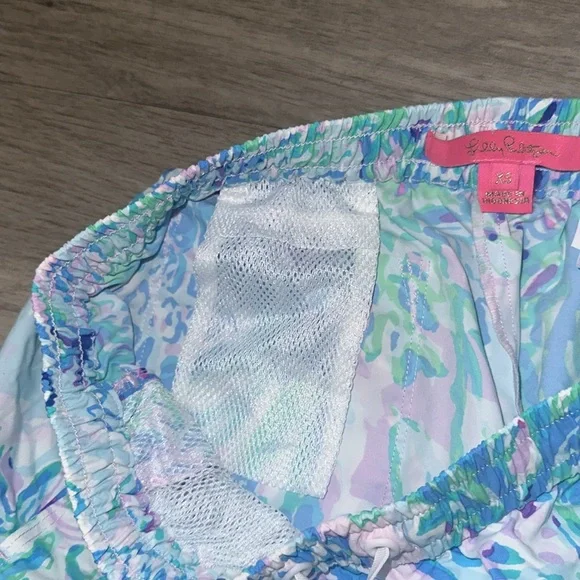 NWT Lilly Pulitzer shorts - Picture 4 of 4